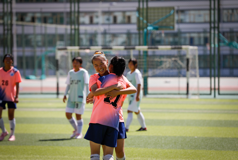 足球赛场上的感动瞬间,足球赛场感动视频