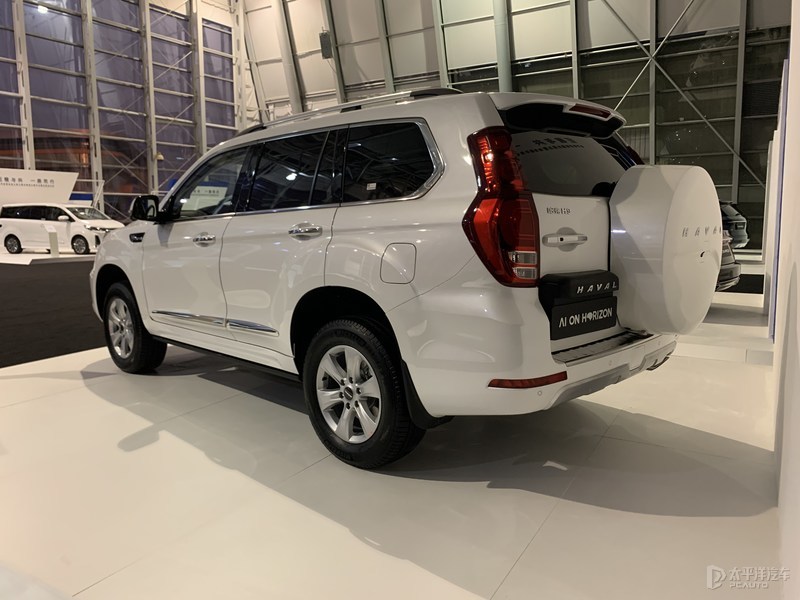 新款起亚嘉华实车曝光,2022丰田皇冠陆放豪华版图片