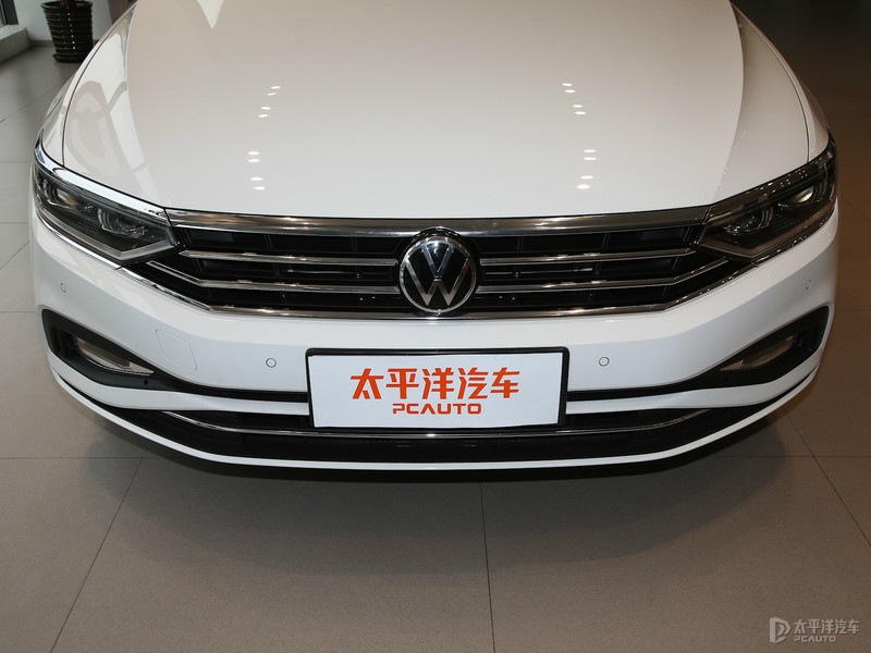 新款起亚嘉华实车曝光,2022丰田皇冠陆放豪华版图片