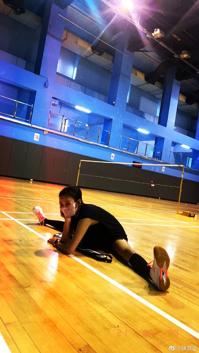 史上最强孕妇陈意涵,陈意涵挺孕肚子跑步