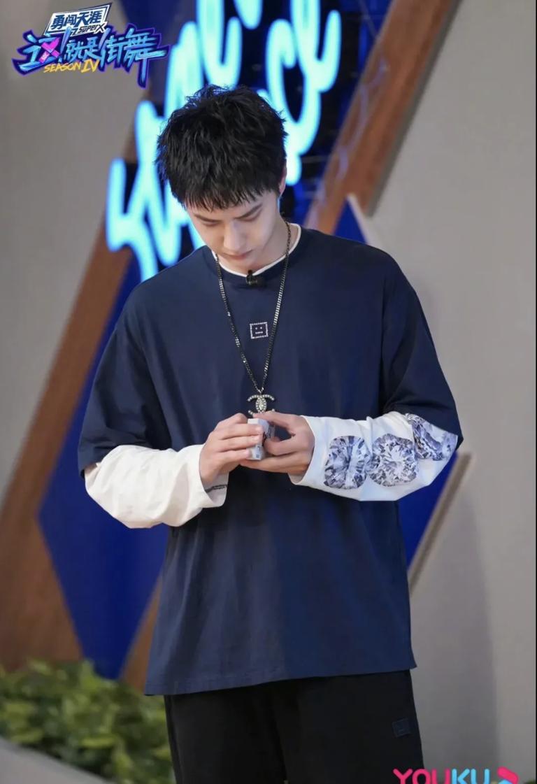 李宁时装周卫衣明星同款,网红爆款加绒卫衣明星同款