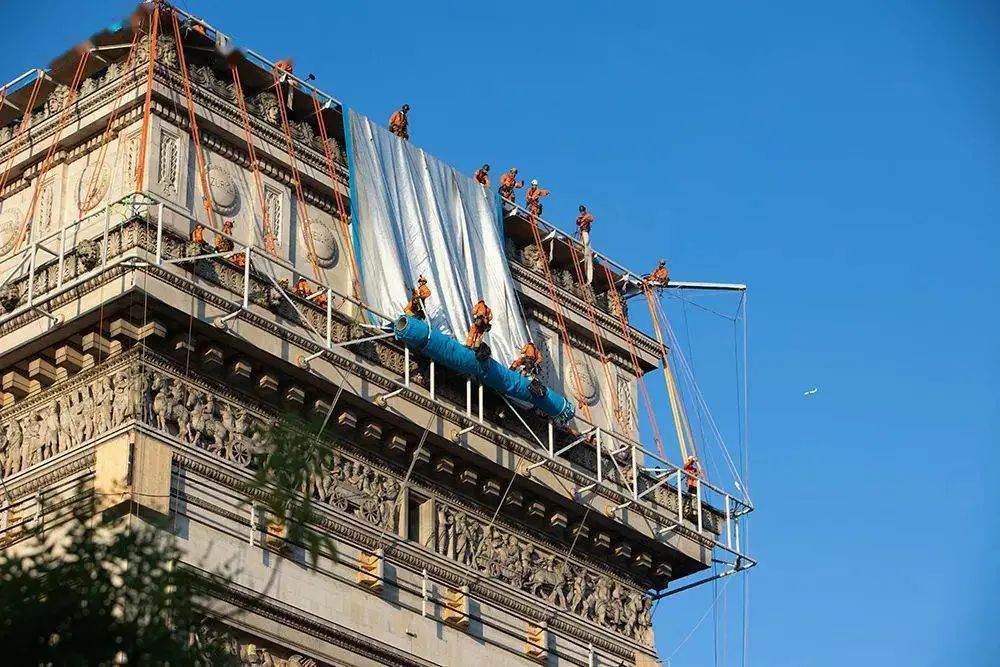 花1个亿把凯旋门包起来,到底作什么“妖”?