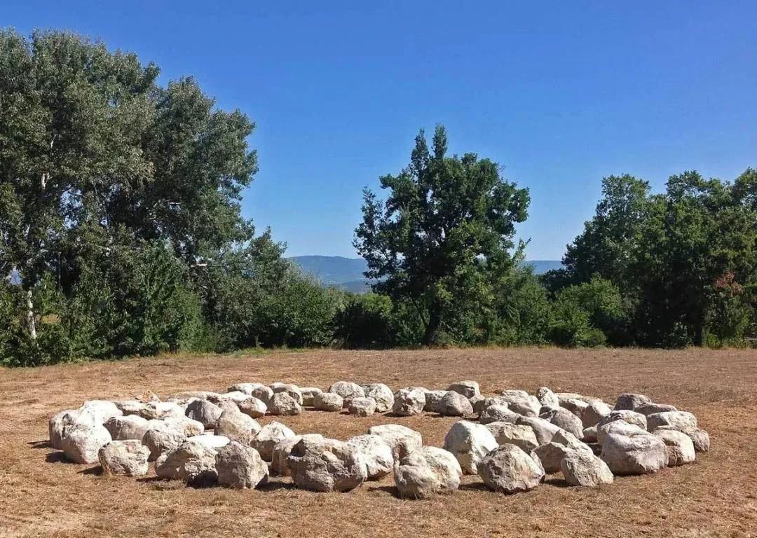 花1个亿把凯旋门包起来,到底作什么“妖”?