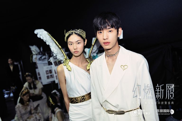 百丽春夏大秀,群星秀场