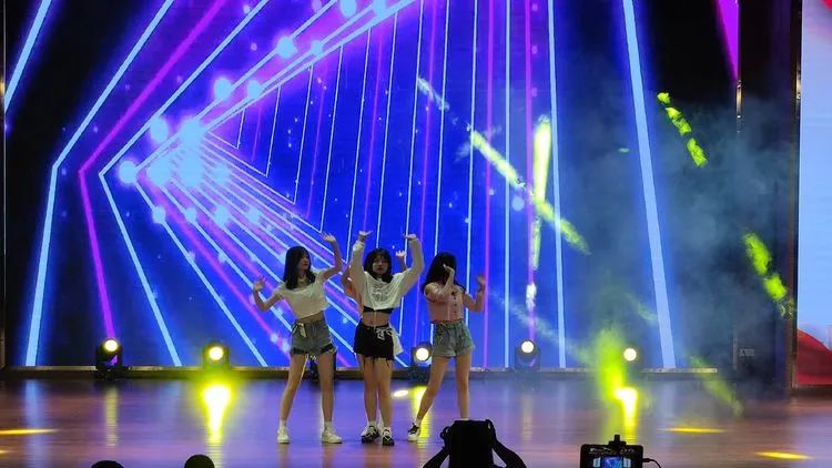 共青城市中学,共青城市中学国庆晚会2020