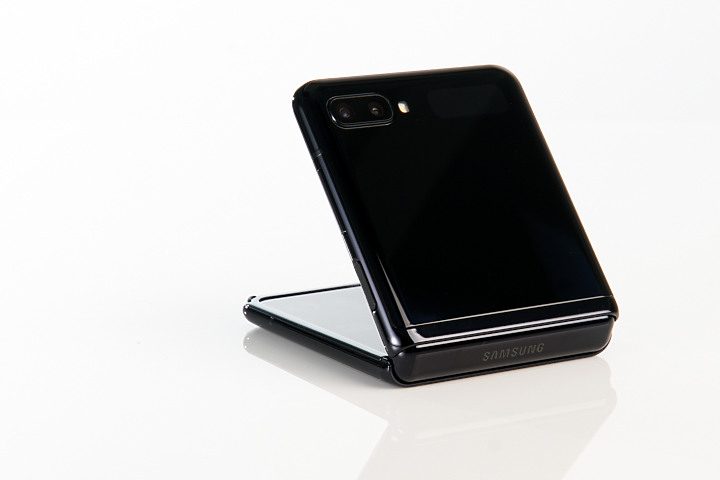 三星GalaxyZFlip评测：吸引目光的不止折叠