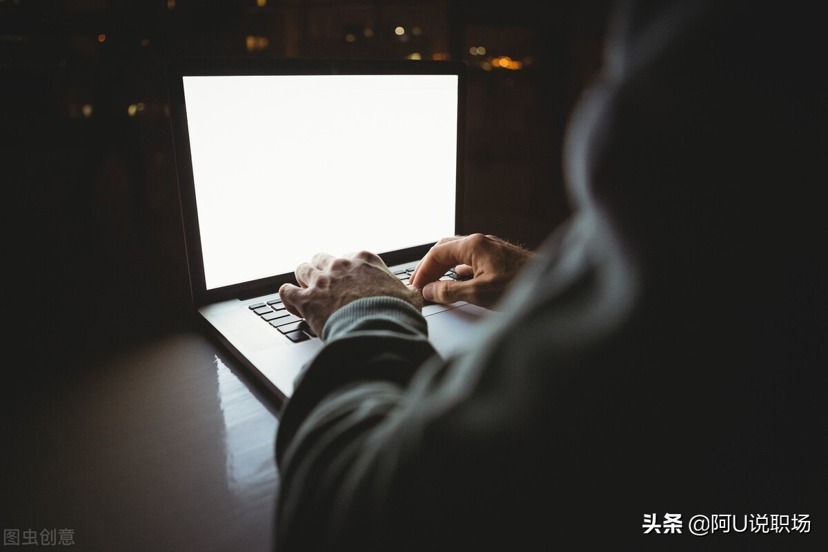 雷军顺势而为才是企业成功的关键,小米创始人雷军的第四次年度演讲