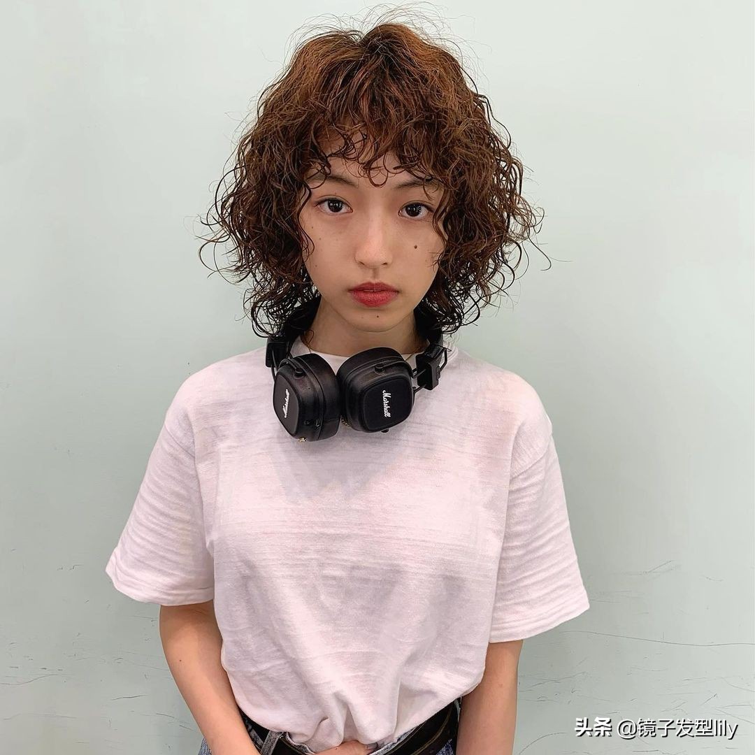 这才叫短发，效果就是不一样，你那只是把头发剪短了