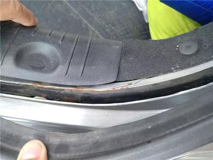 如何鉴别车辆追尾事故,怎样鉴别是否被人故意追尾