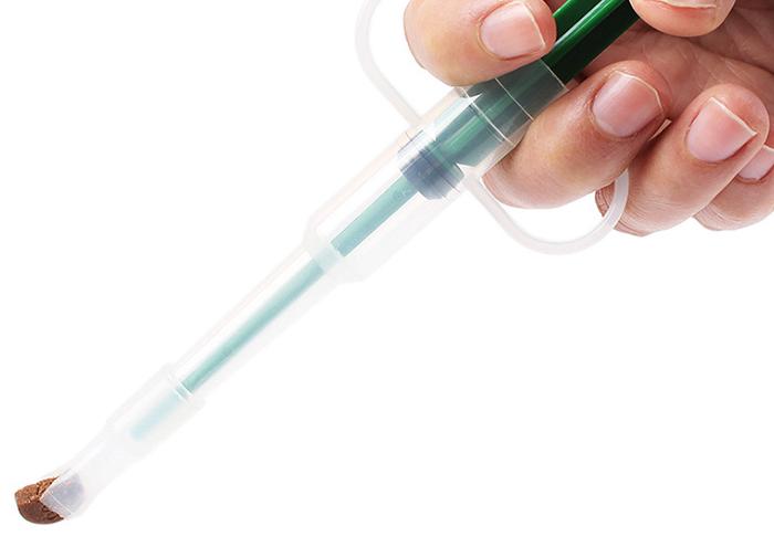 给小猫咪喂药的正确手法跟操作,猫咪生病了特别不配合治疗怎么办