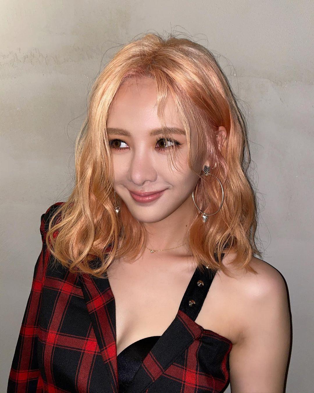 自然卷头发拉直短发造型,自然卷又蓬身体瘦要剪哪款短发