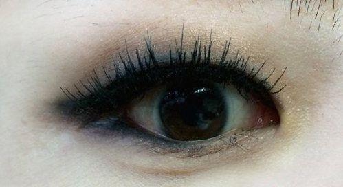 单眼皮适合画眼影吗,肿单眼皮画眼影教程