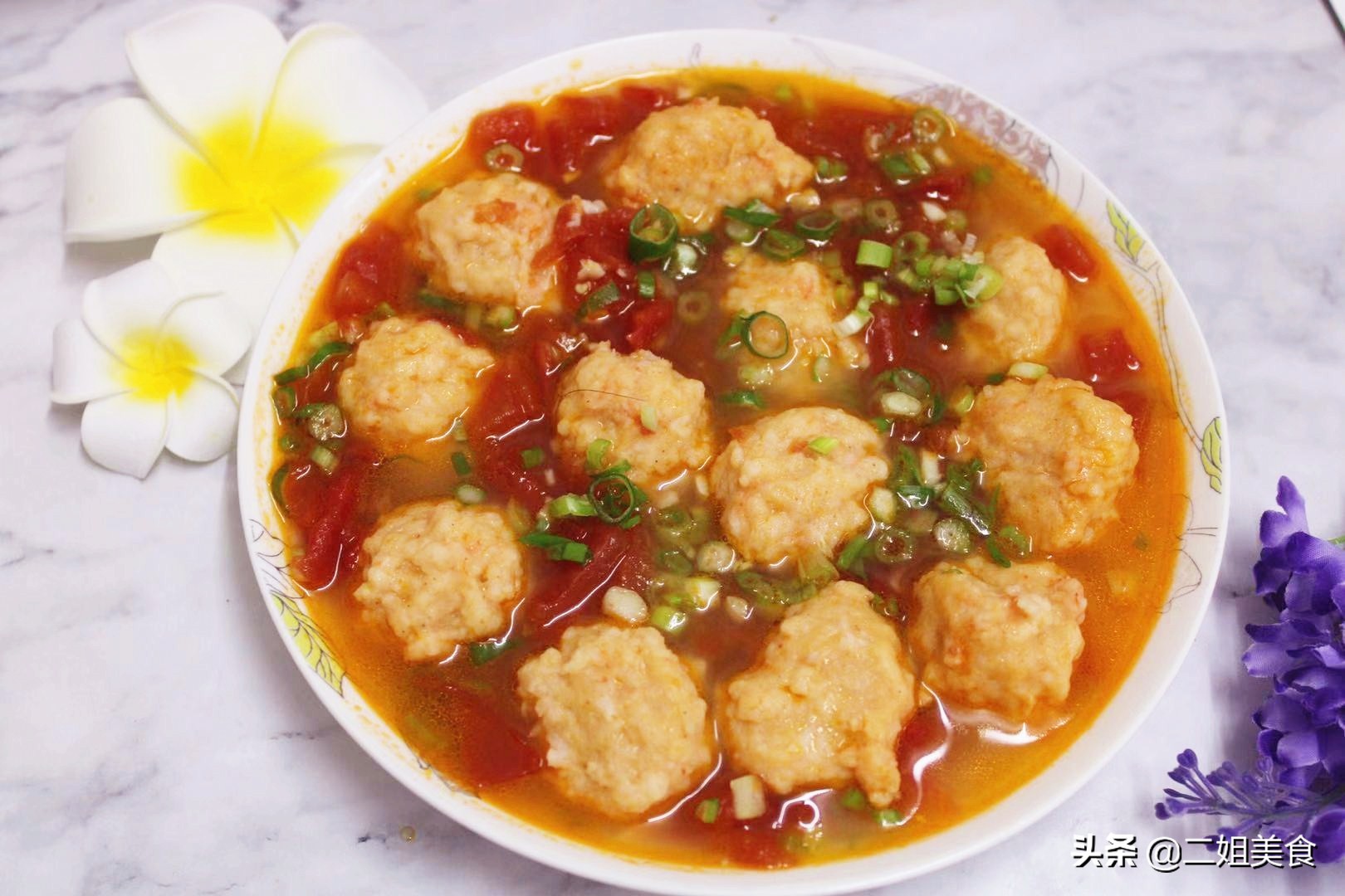 做虾丸超级简单而且营养又好吃,家中常备不加粉的虾丸才是真虾丸