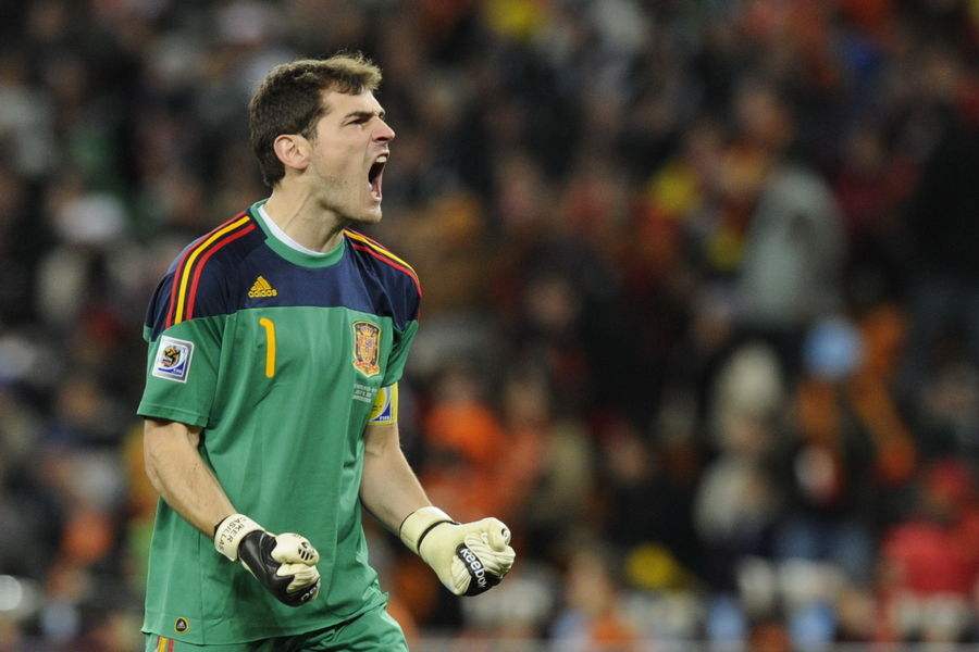 世界杯第一门将卡西,皇马圣卡西告别足坛