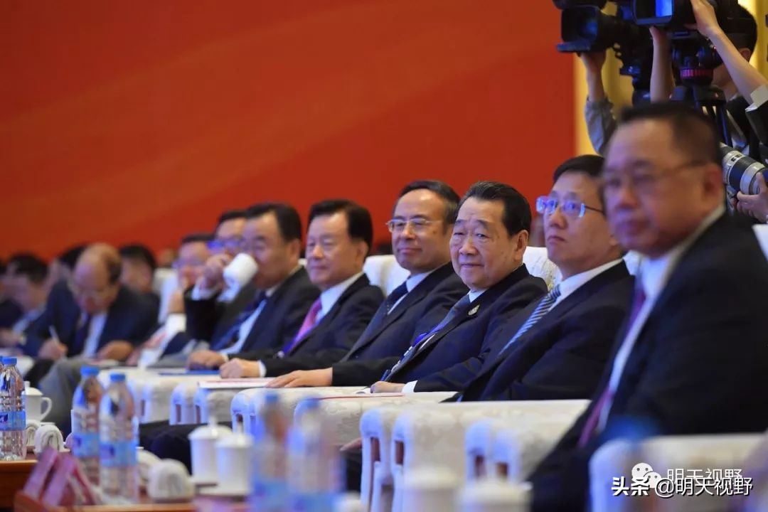 “侨连五洲•七彩云南”第17届东盟华商会侨社论坛在昆明开幕