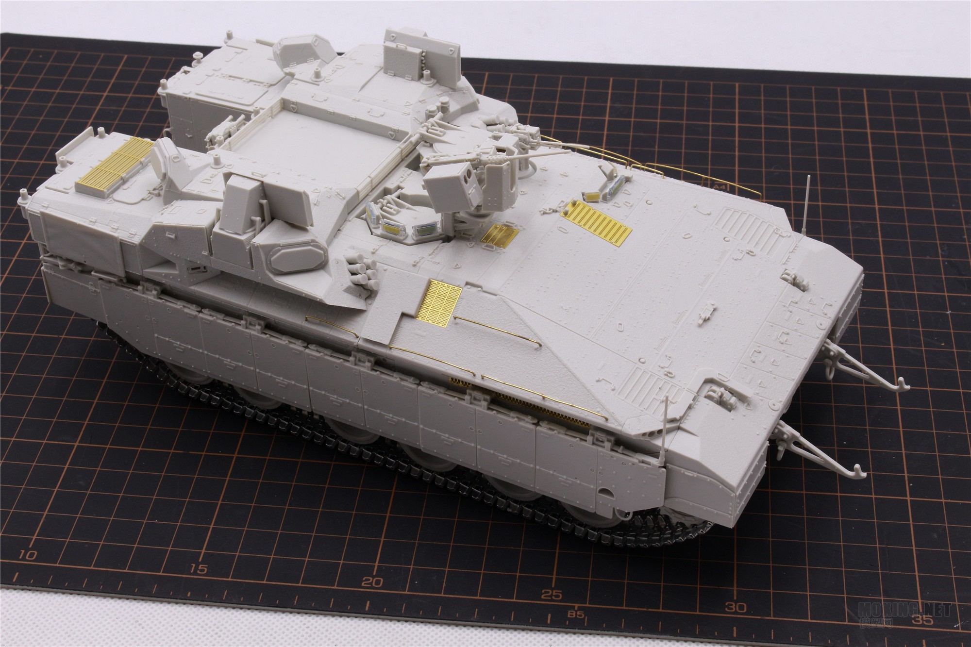 MENG,SS-018-1/35以色列“雌虎”重型装甲运输车-简介与开盒