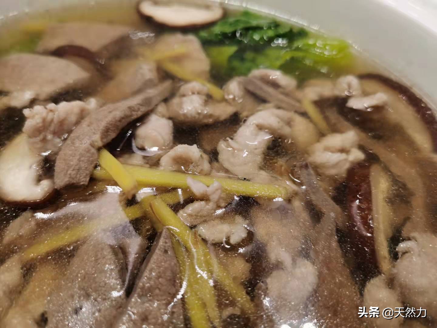 猪肝汤怎么做又嫩又不糊汤,猪肝汤要怎么做才脆爽