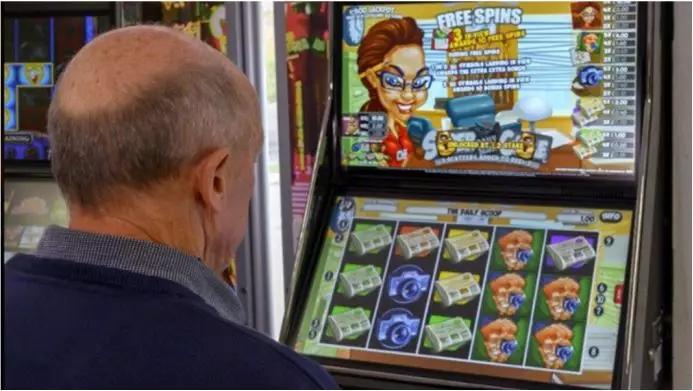 AI掘金千亿*场赌**：游刃于人性与暴利间的冒险