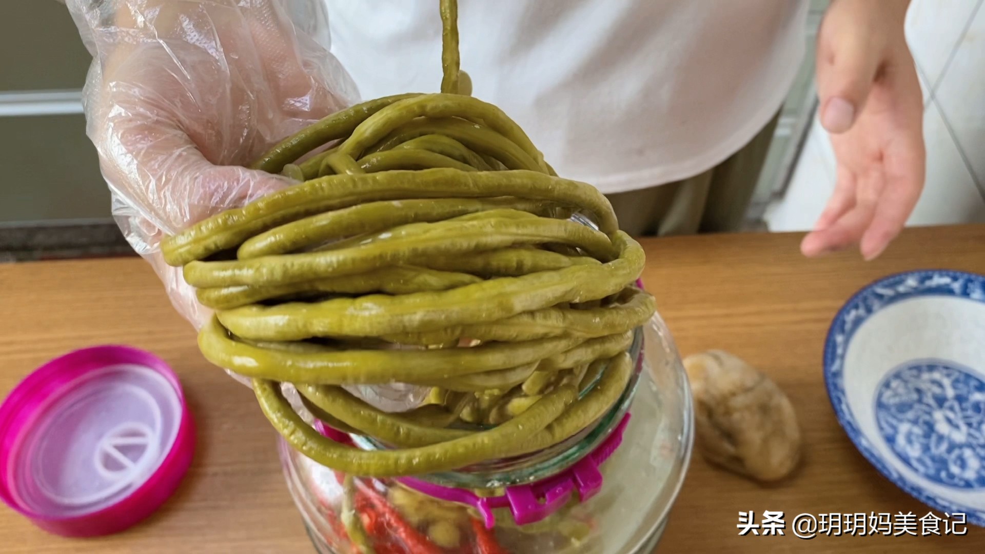 腌酸豆角简约做法,腌酸豆角的家常做法简单