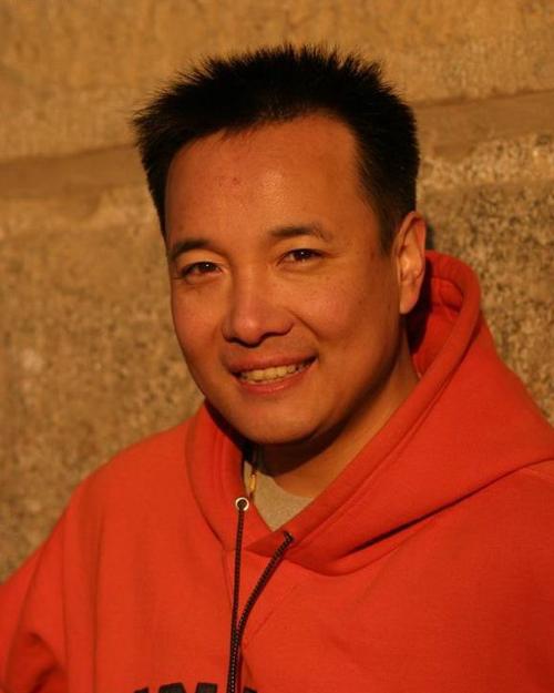 一条广告将他捧红，好心办事却锒铛入狱，“燕舞小子”今何在？