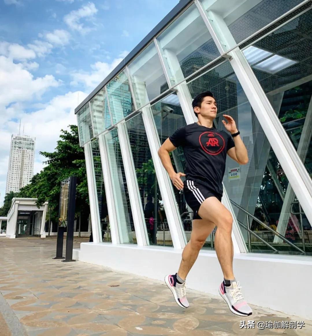 练瑜伽的男人的特点,经常练瑜伽的男人会有什么好处