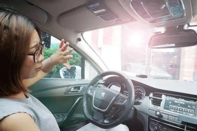 天天看电脑眼睛越来越小怎么办,整天看电脑眼睛很模糊怎么办