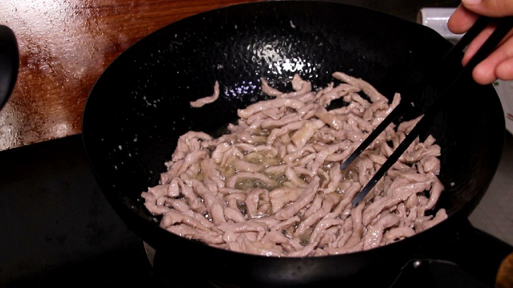 炒好的肉怎么做才不柴呢,三个小技巧让炒出来的肉又滑又嫩