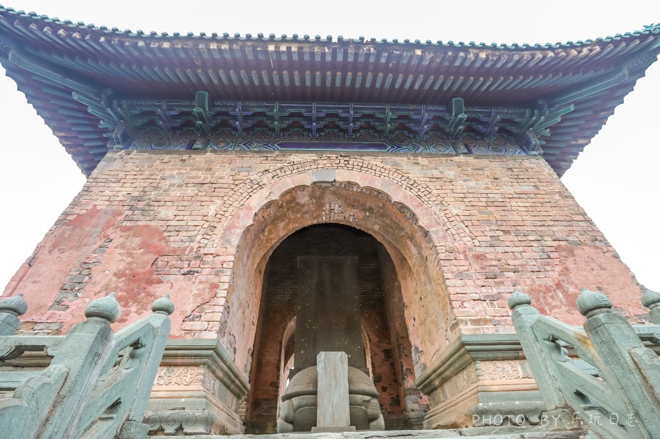 中国的世界文化遗产武当山金顶,悬崖绝壁山水画