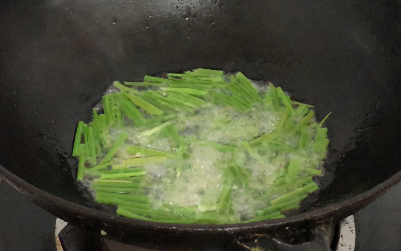 做盘丝饼的诀窍金黄酥脆满口香,怎么做葱花盘丝饼