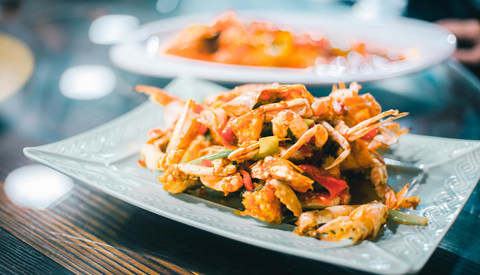 三亚本地人最爱去的海鲜广场，每天都是人山人海，好吃还不贵