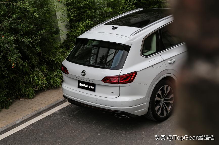 全新大众途锐深度解析,试驾途锐进口v6多少钱