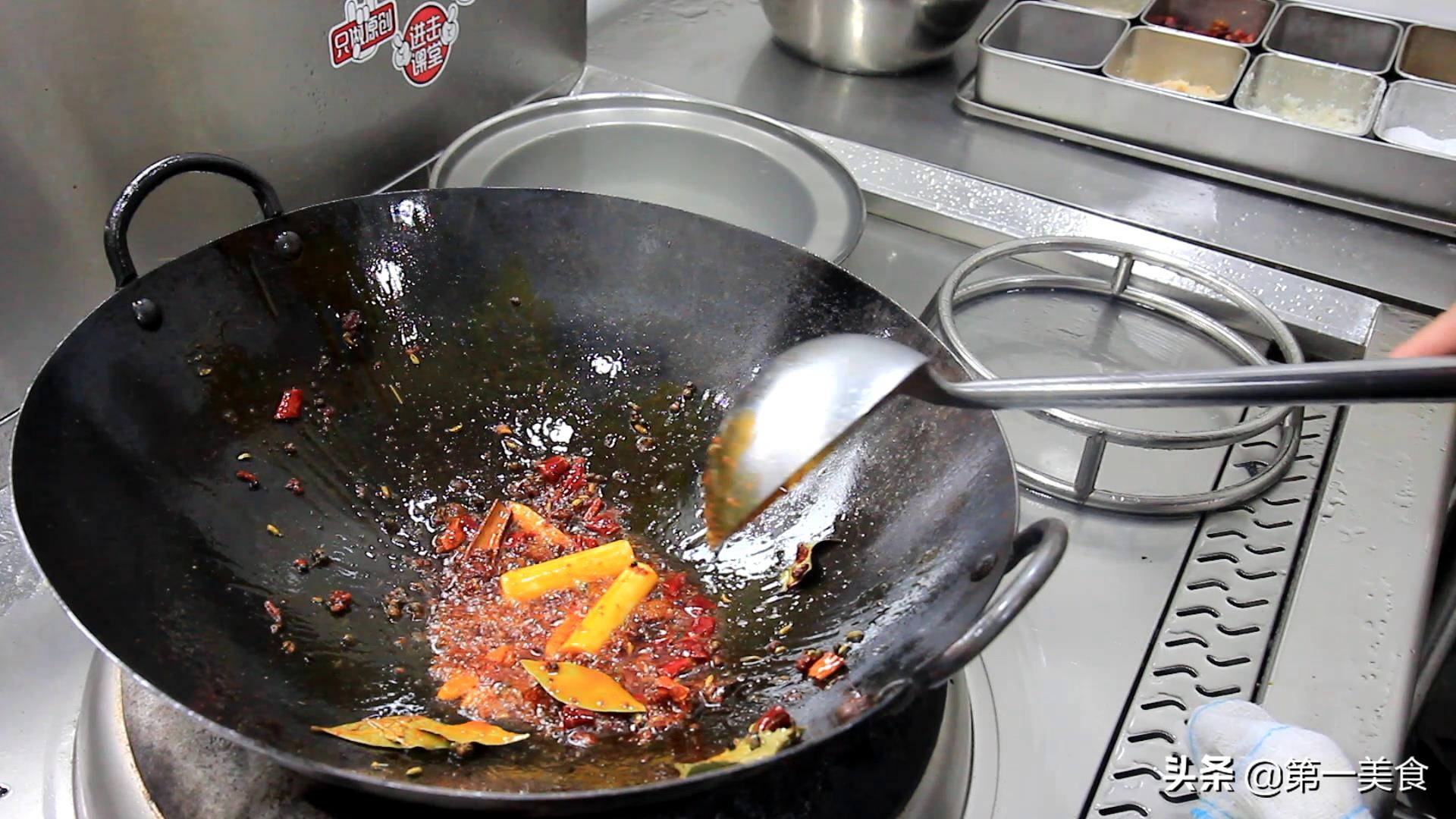 泡椒鸡爪正确好吃的做法,泡椒柠檬鸡爪无骨鸡爪的正宗做法