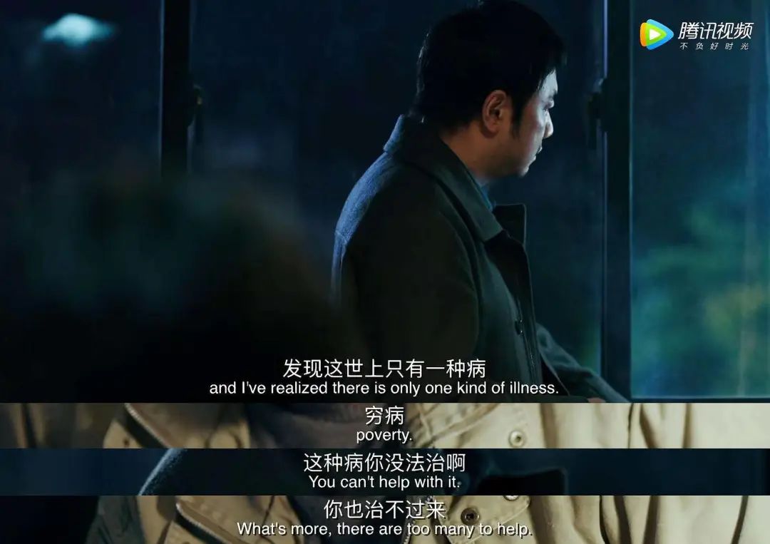 摆摊女孩月入9w,女孩摆摊赚9000元