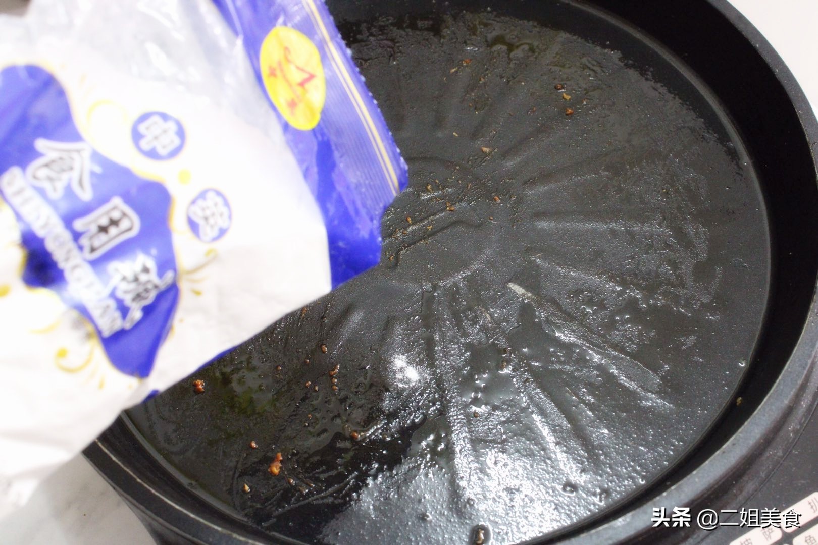 电饼铛用洗洁精洗后粘锅怎么办,洗电饼铛的妙招