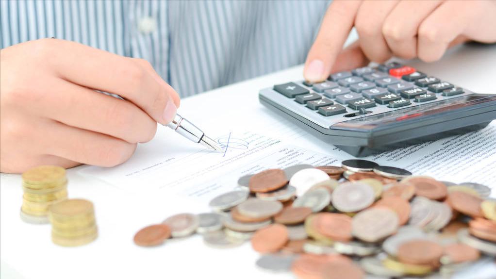 第一批70后已经过50岁了,有多少存款才算有钱人,你达标了吗?