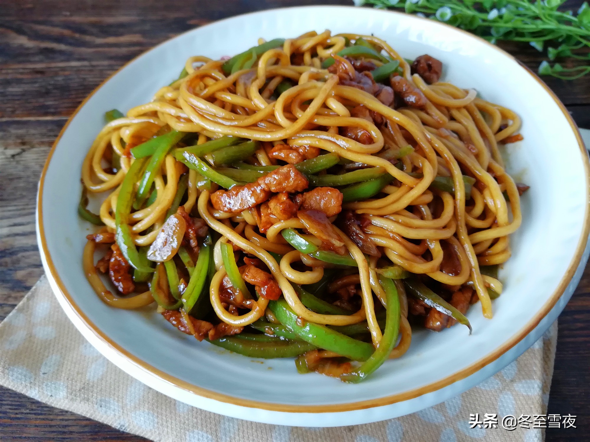 如何做好一盘炒面学会这几步就够,5分钟学会家常炒面的做法