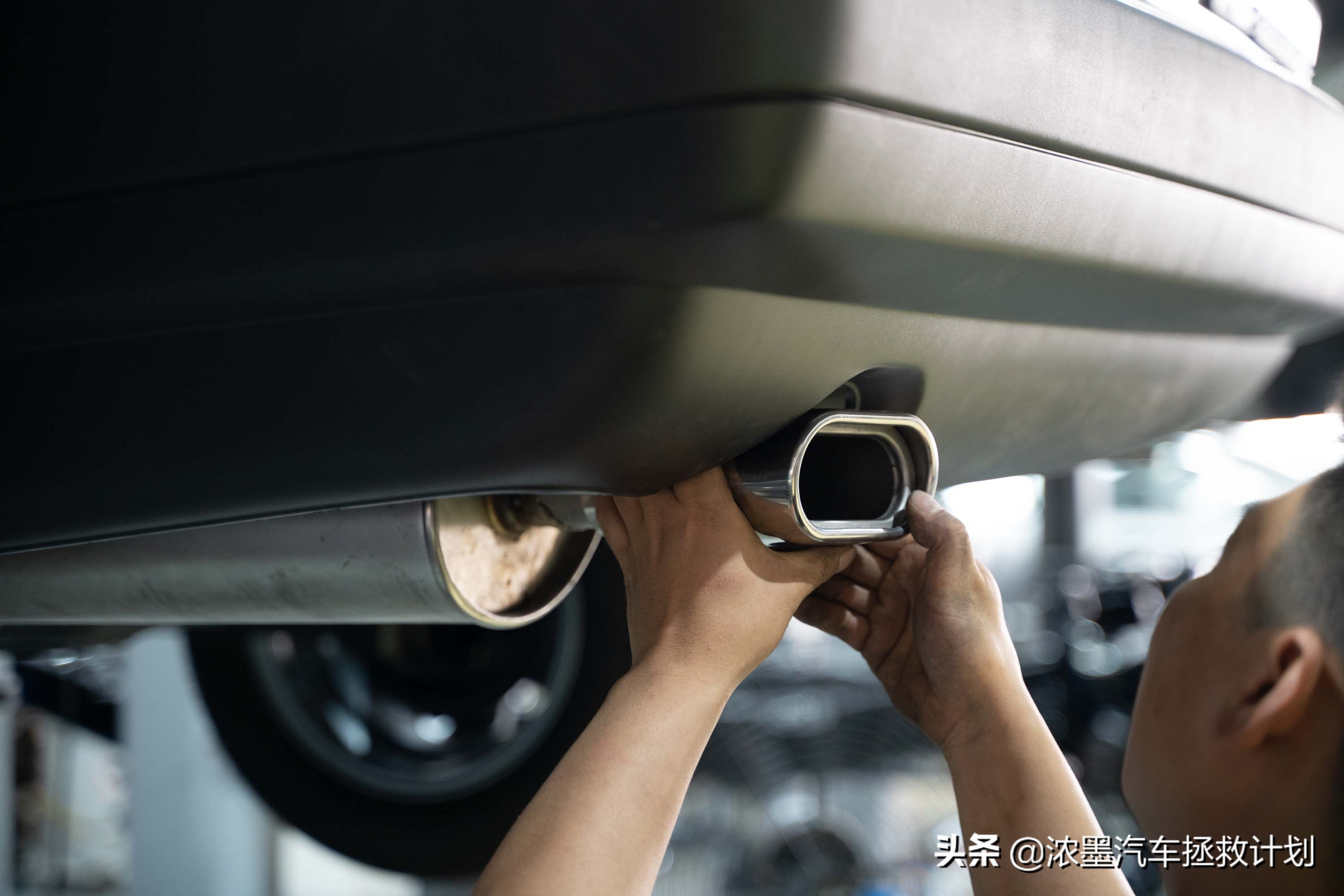 「妙手生花」重建一台战损级桑塔纳，带给它历经千般后的华丽重生