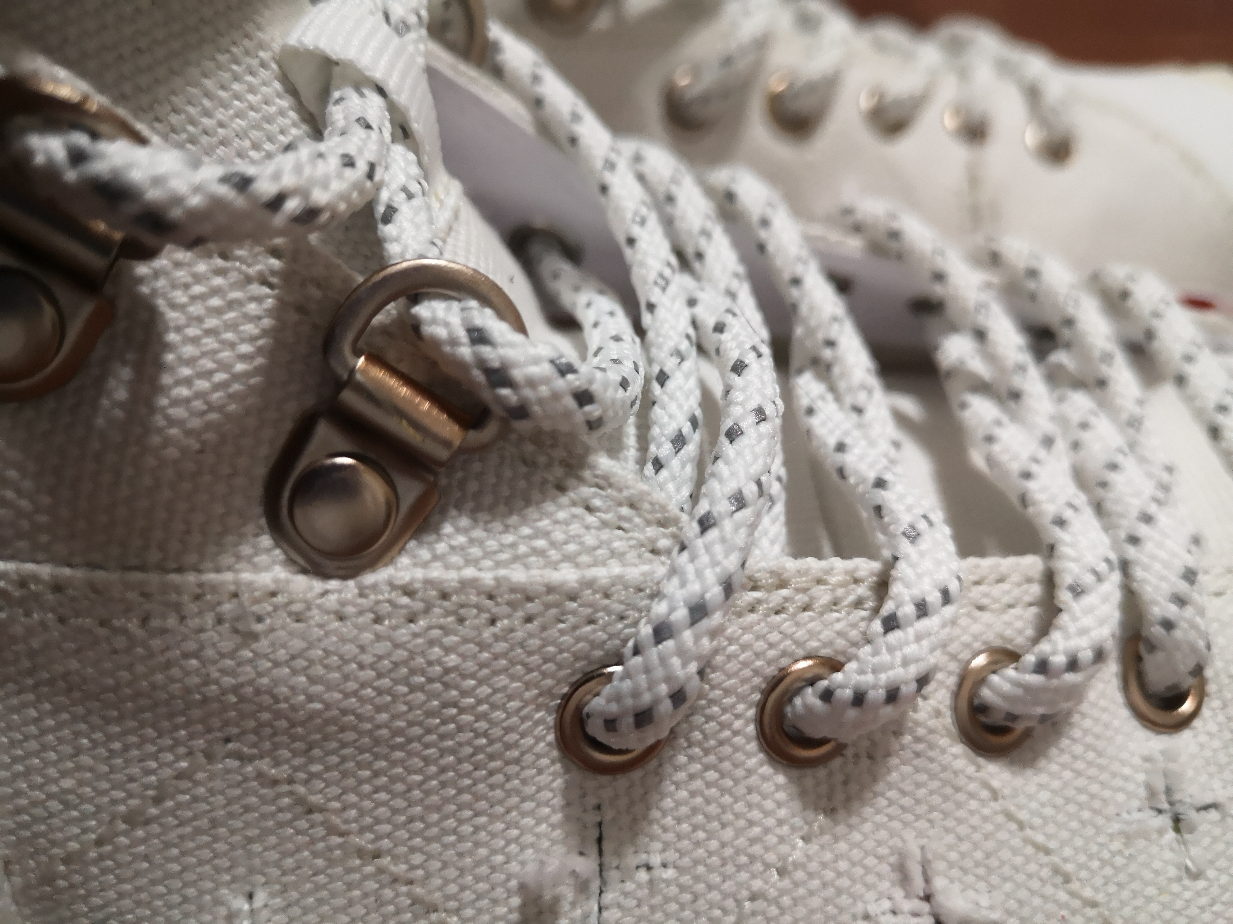 李宁鼠咬天开来了！最具中国风+可撕鞋面+盲盒玩法…满是惊喜