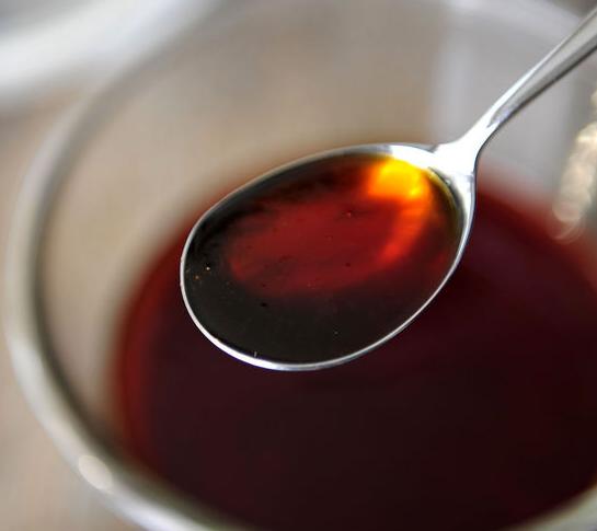炒糖色时最忌讳直接炒冰糖,炒糖色怎么不翻砂