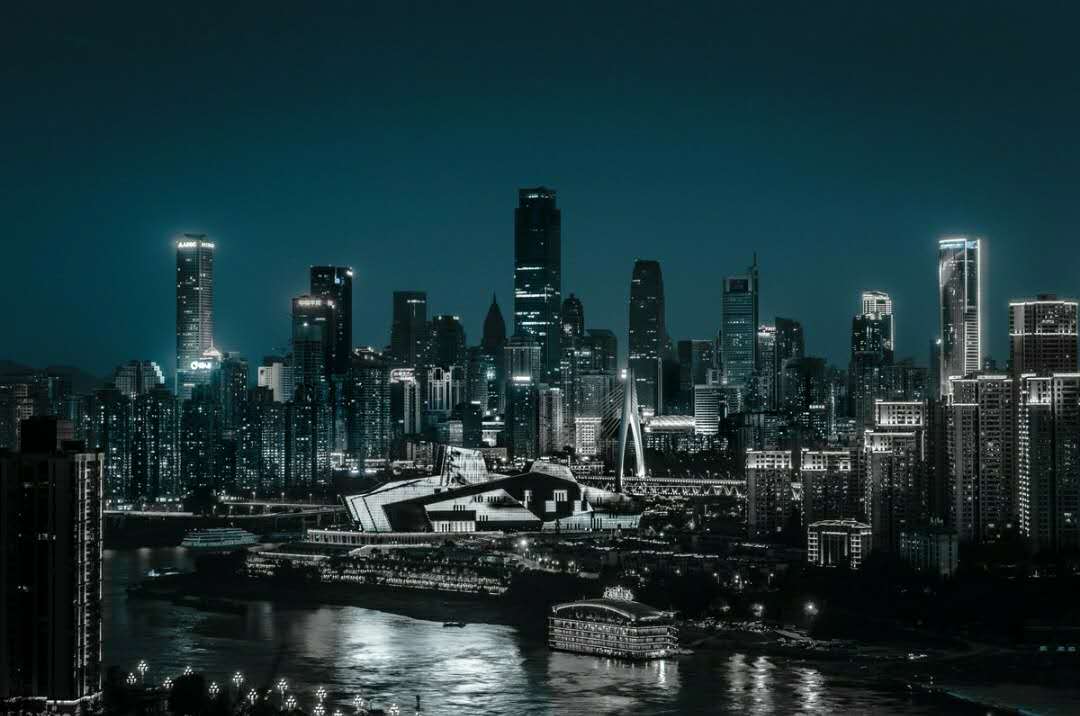 “我租了陌生女孩一半的床铺”为了钱，年轻人可以做到什么程度？