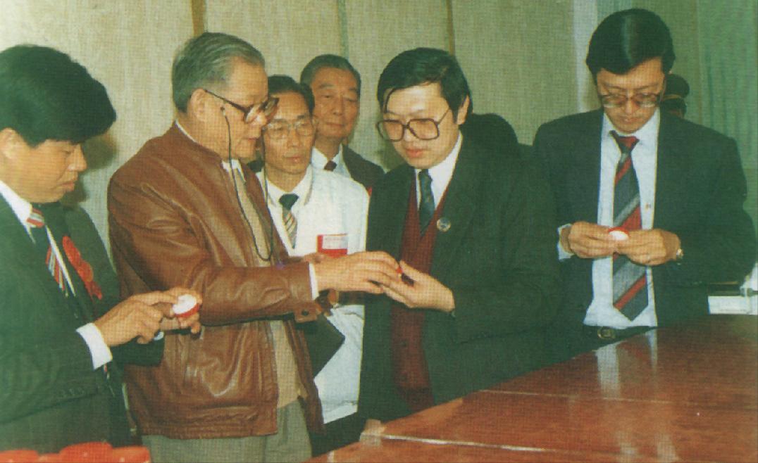 哪款素颜霜不容易暗沉,涂上一整天都不会暗沉的素颜霜