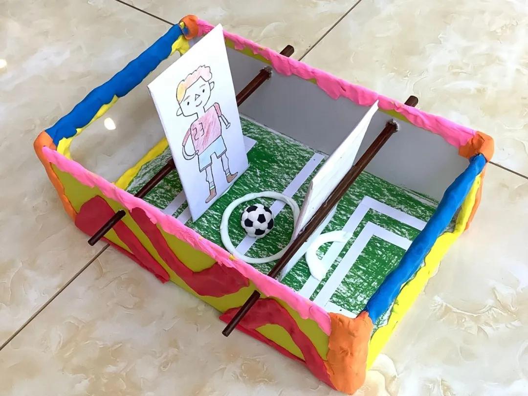 学校里办的足球赛,学校举行足球文化活动的绘画