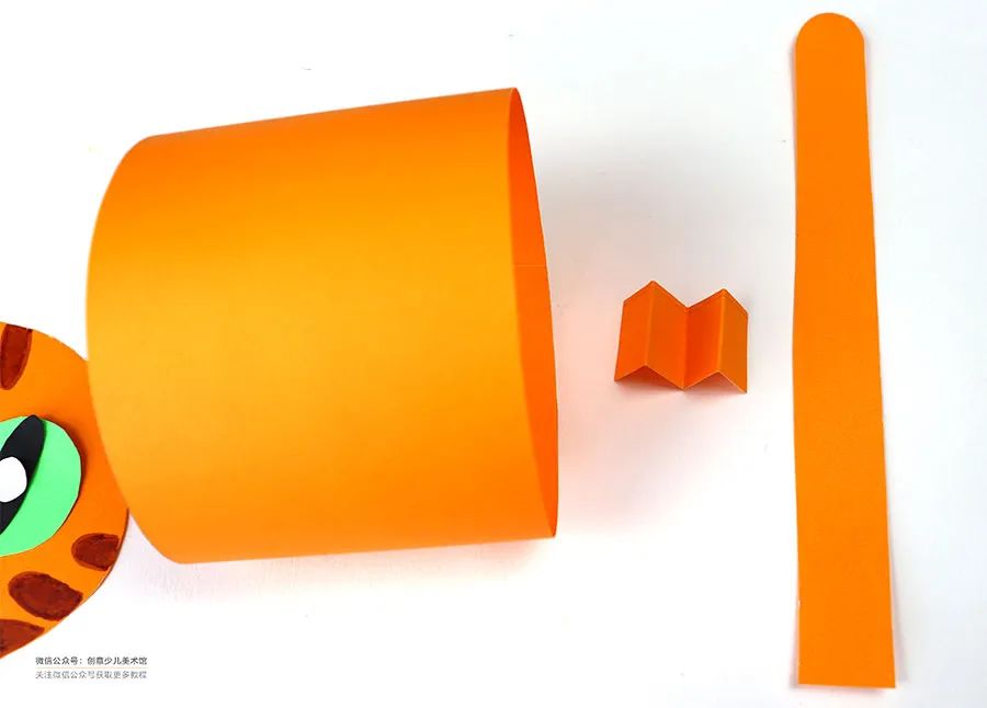 儿童画草丛立体剪纸,小猫在草丛睡觉简笔画