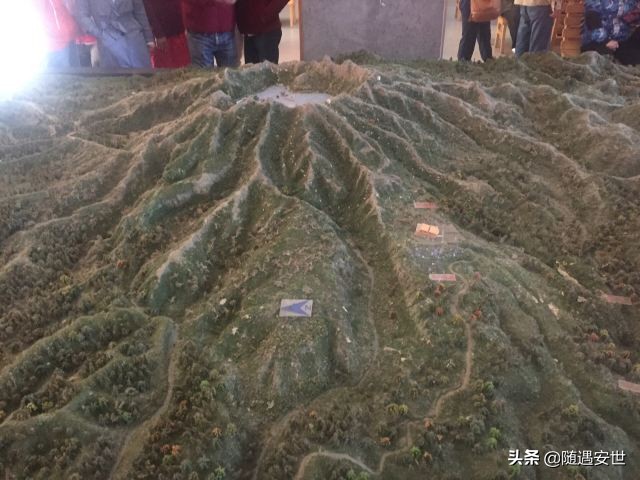 长白山西坡和北坡看天池区别,长白山北坡和西坡哪个能看全天池