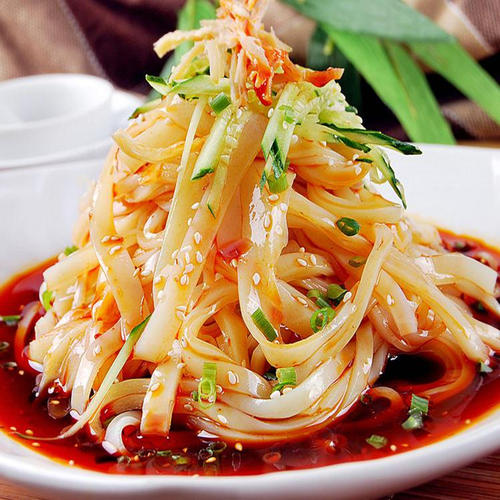 小型多用全自动凉皮机制作视频,小型自制凉皮机