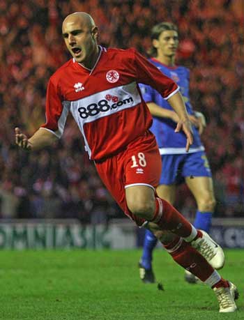 经验爆棚的老年足球队，有人已经知天命，中国一人入选