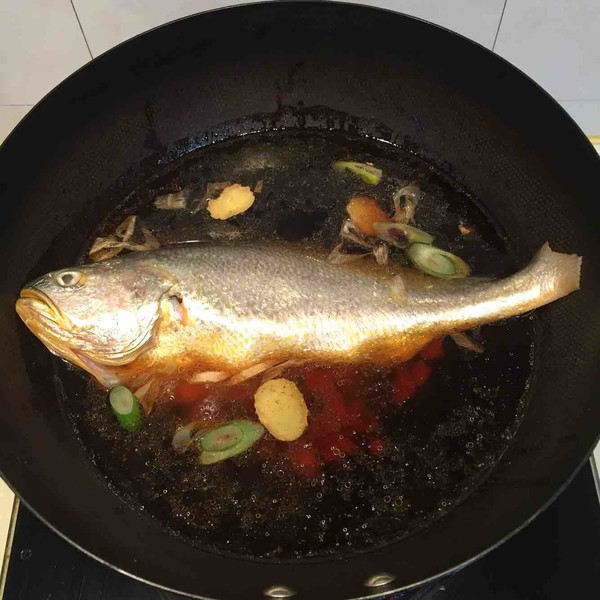 炖鱼汤一般什么鱼炖的好吃,炖鱼汤要用什么鱼做才好吃有营养