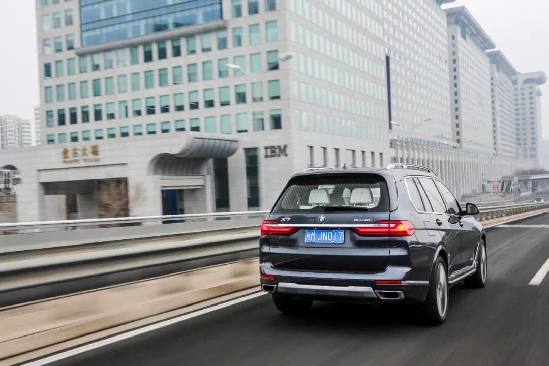 迈向奢华新高度全方位体验宝马X7