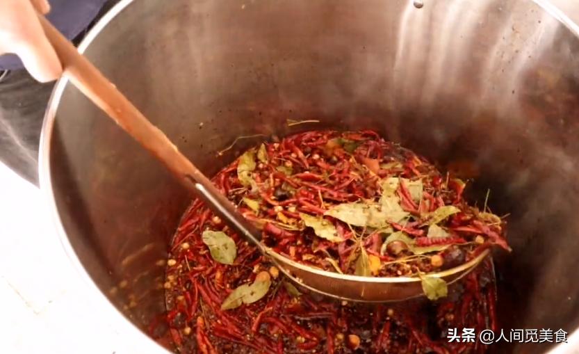 金华浦江夜市摆地摊,河南小伙夜晚摆摊