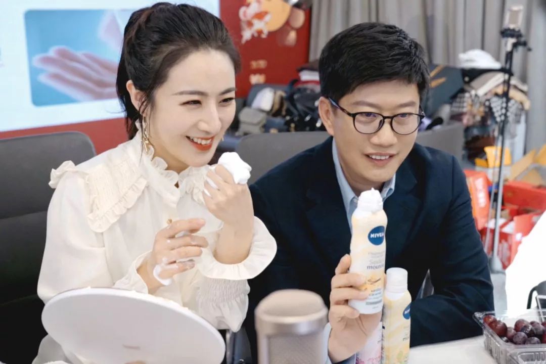 薛兆丰访谈,薛兆丰第一次直播